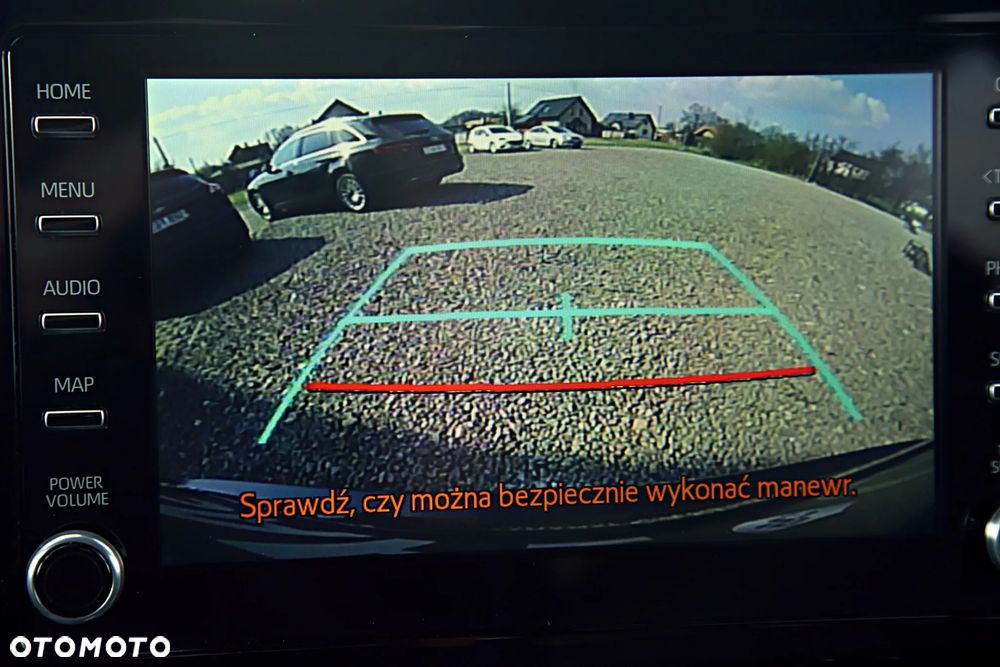 Toyota Corolla 2.0 Hybrid Executive - 29