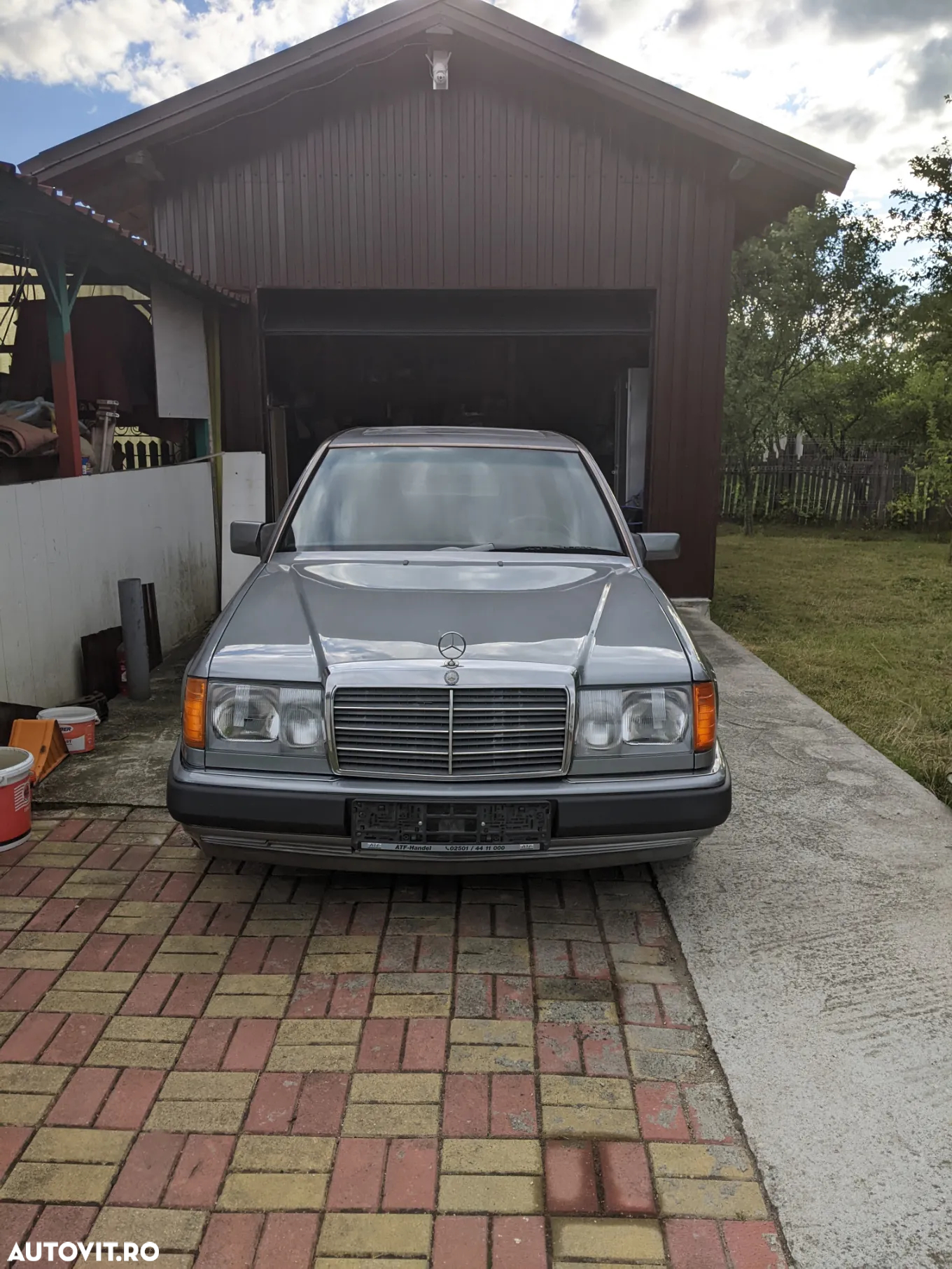 Mercedes-Benz W124 - 12