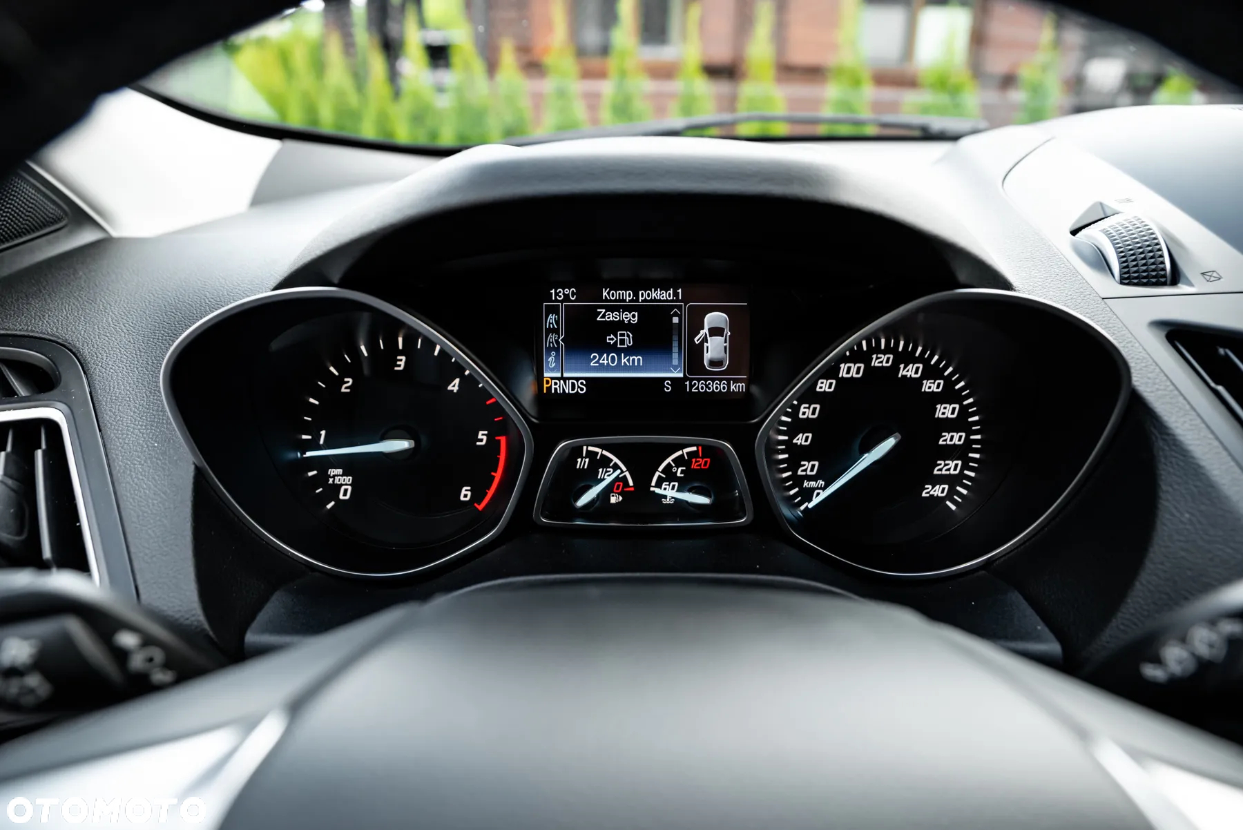Ford Kuga - 25