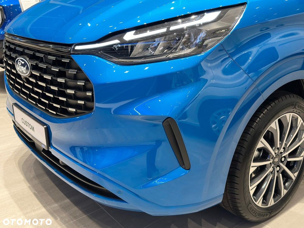 Ford Tourneo Custom - 9