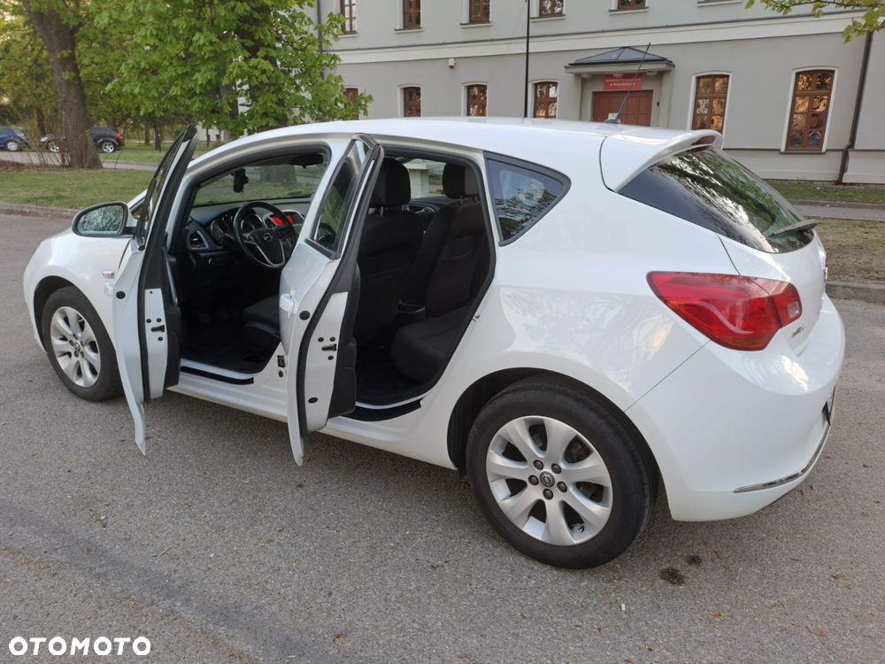 Opel Astra 1.6 Enjoy - 12