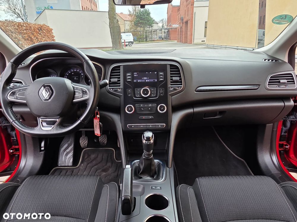Renault Megane ENERGY TCe 130 GT LINE - 22