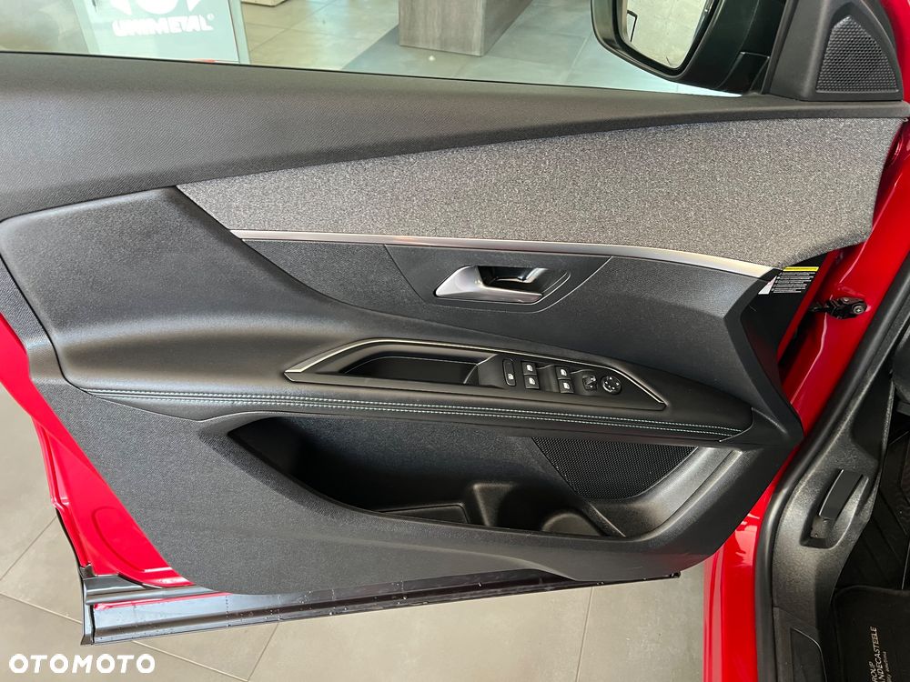 Peugeot 3008 1.2 PureTech Active S&S EAT8 - 18