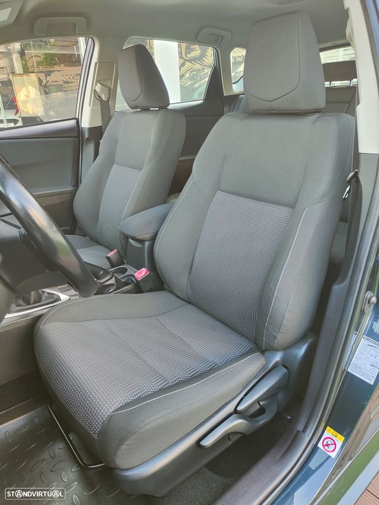 Toyota Auris 1.4 D-4D Com.+P.Sport+Navi - 22