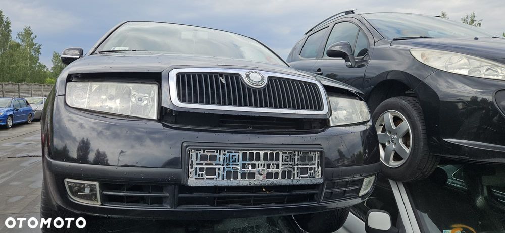 SKODA FABIA I 1.4 MPI AZE 99 - 04 - ZWROTNICA PRZÓD LEWA PRAWA - 3