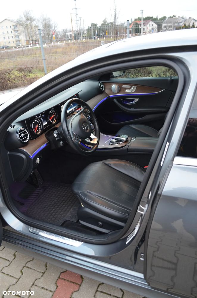 Mercedes-Benz Klasa E 300 9G-TRONIC AMG Line - 7
