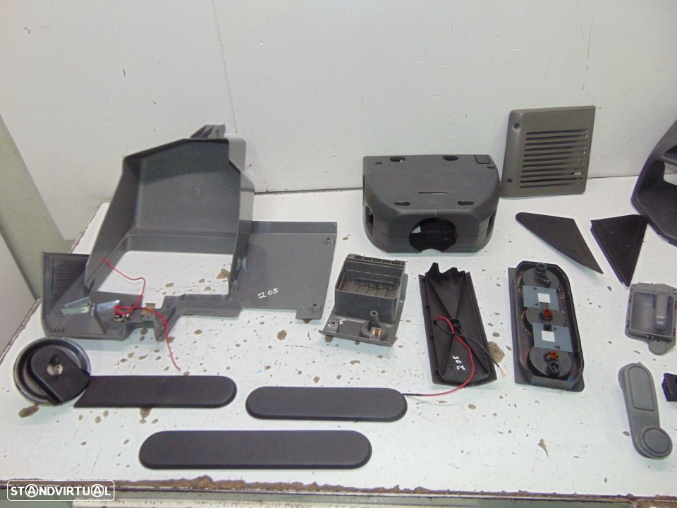 Peugeot 205 várias peças - 9