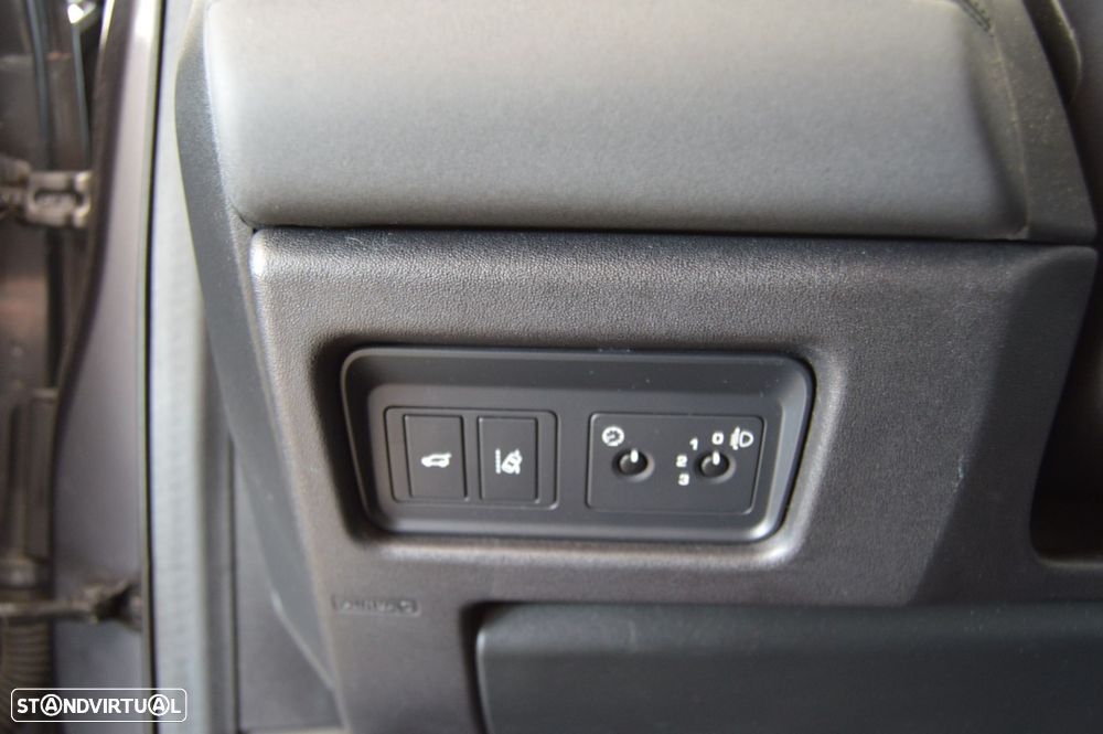 Land Rover Discovery - 24