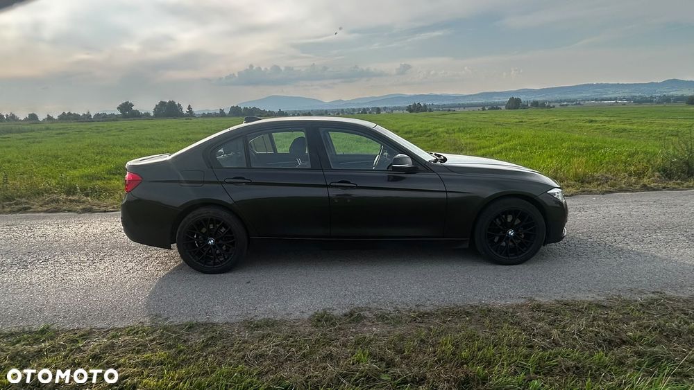 BMW Seria 3 320d xDrive - 6