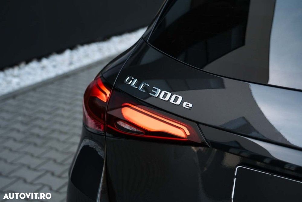 Mercedes-Benz GLC 300 e 4MATIC - 11