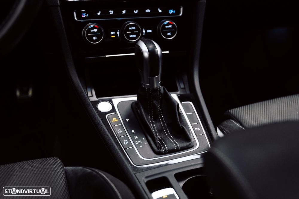 VW Golf R 4Motion (BlueMotion ) DSG - 12