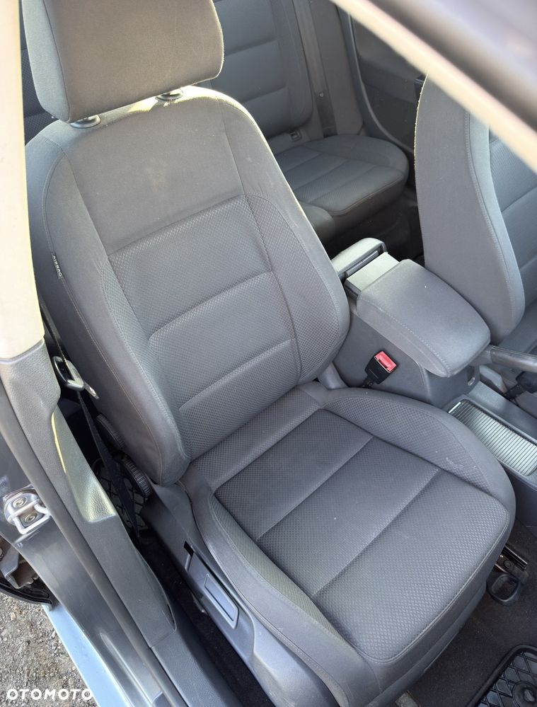 Volkswagen Golf 1.6 FSI Trendline - 12