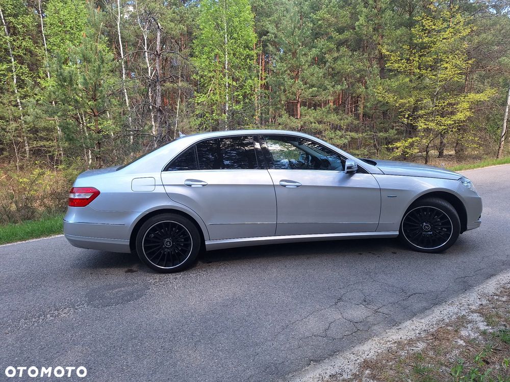Mercedes-Benz Klasa E 200 CGI BlueEFFICIENCY 7G-TRONIC Elegance - 25