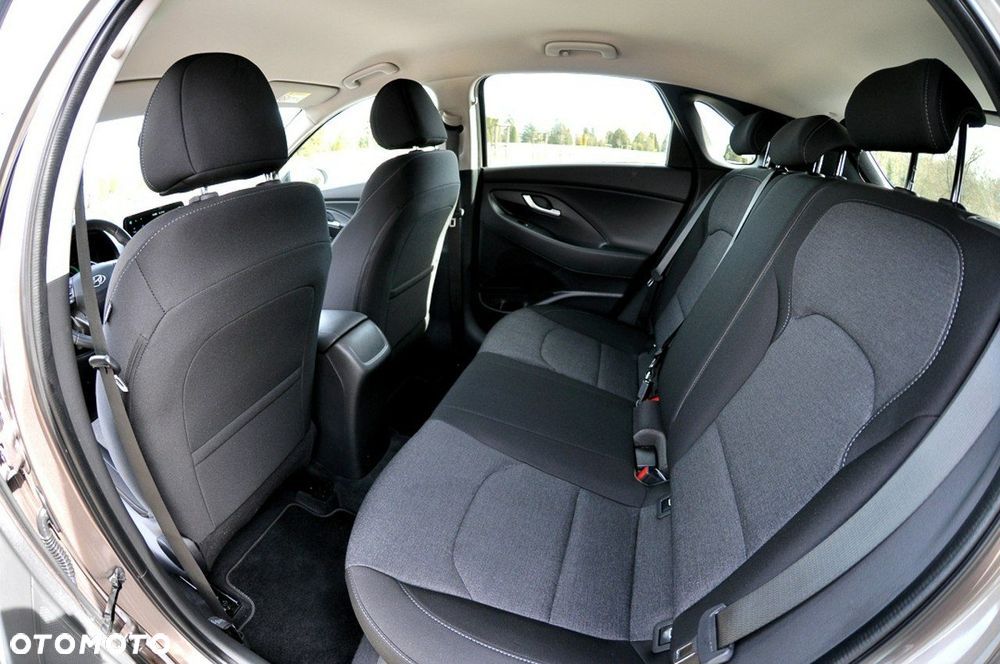 Hyundai i30 1.5 T-GDI 48V-Hybrid Advantage - 10
