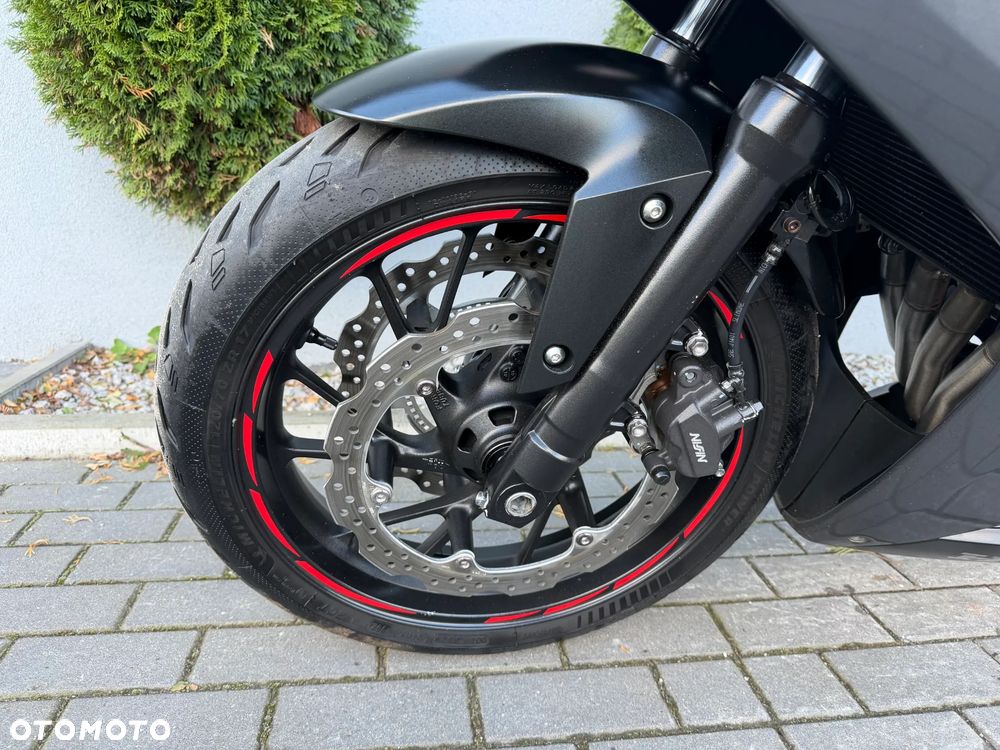 Honda CBR - 32