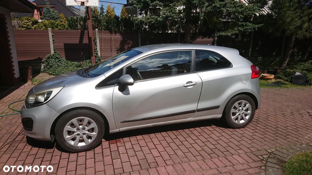 Kia Rio - 1