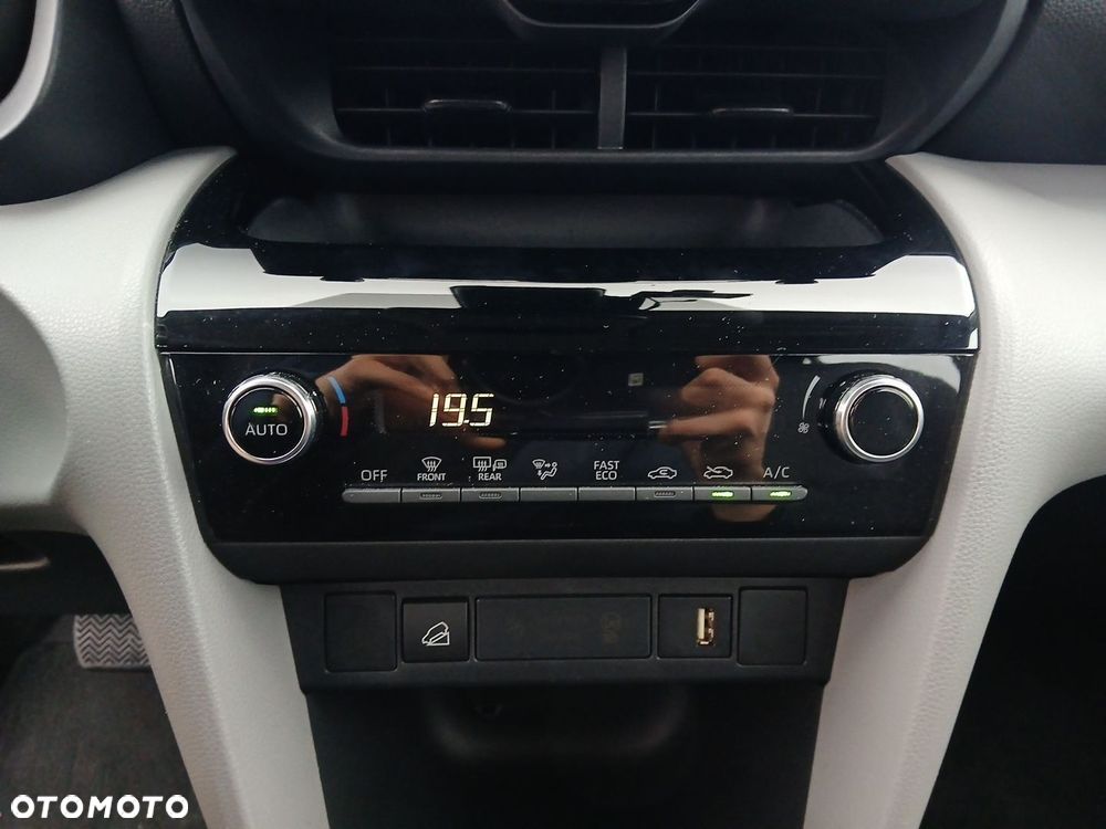 Toyota Yaris Cross Hybrid 1.5 Comfort 4x4 - 29