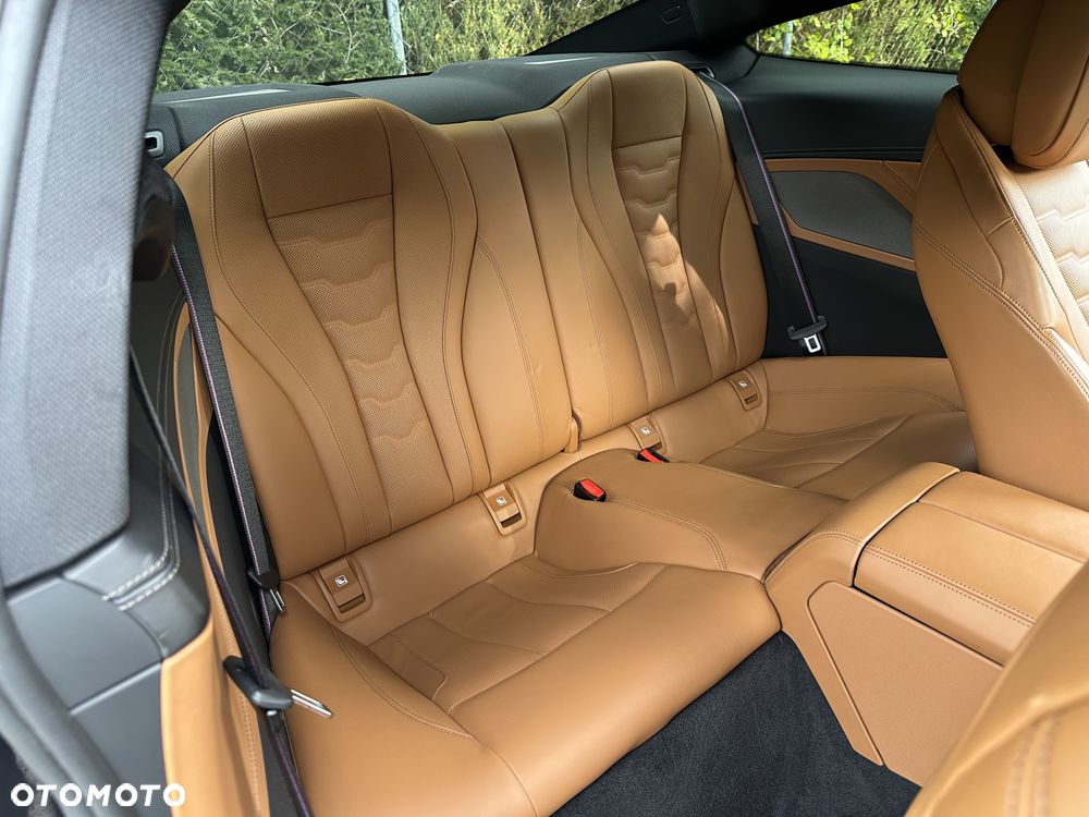 BMW Seria 8 840d xDrive - 32