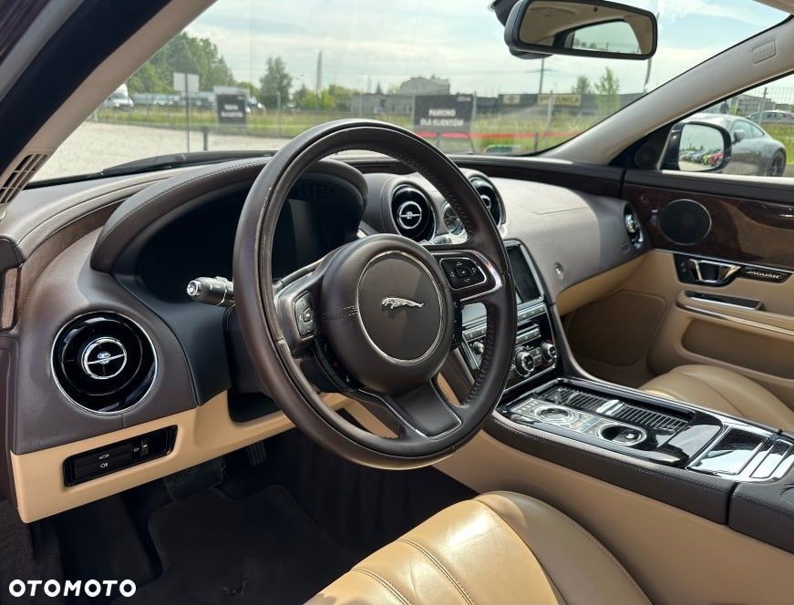 Jaguar XJ 3.0 D V6 Portfolio - 11