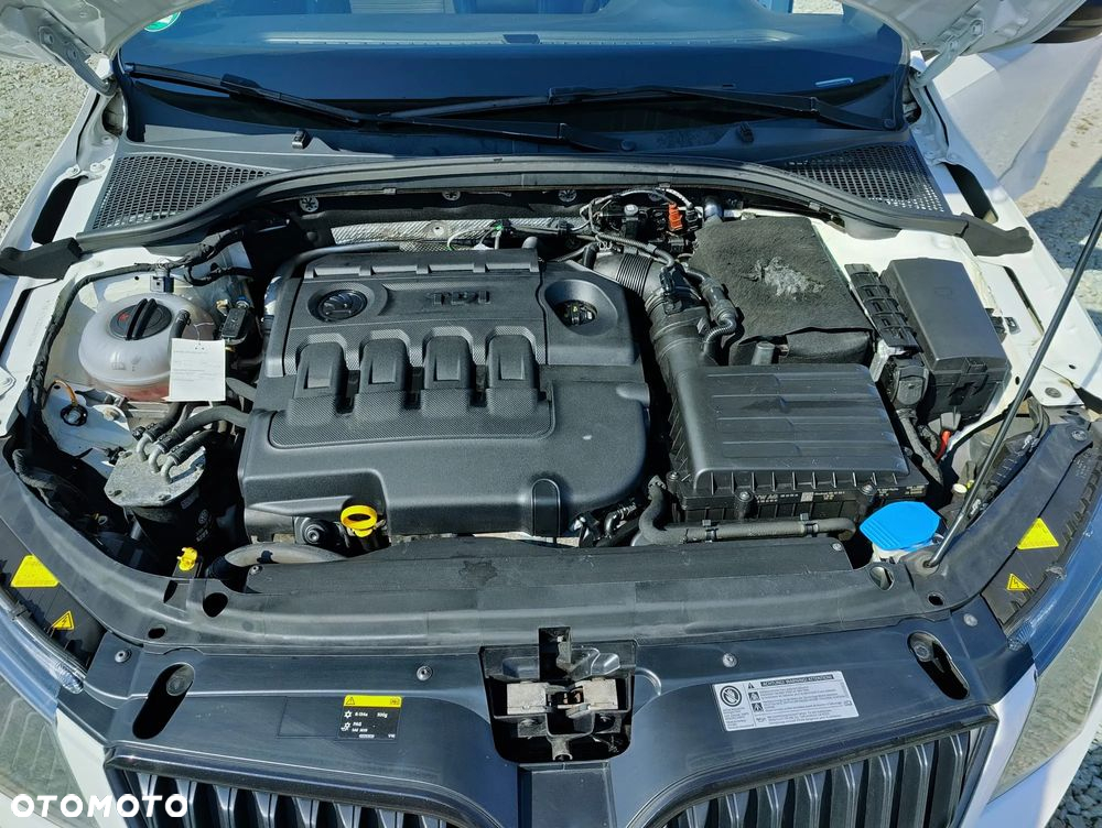 Skoda Octavia 2.0 TDI DSG RS - 18