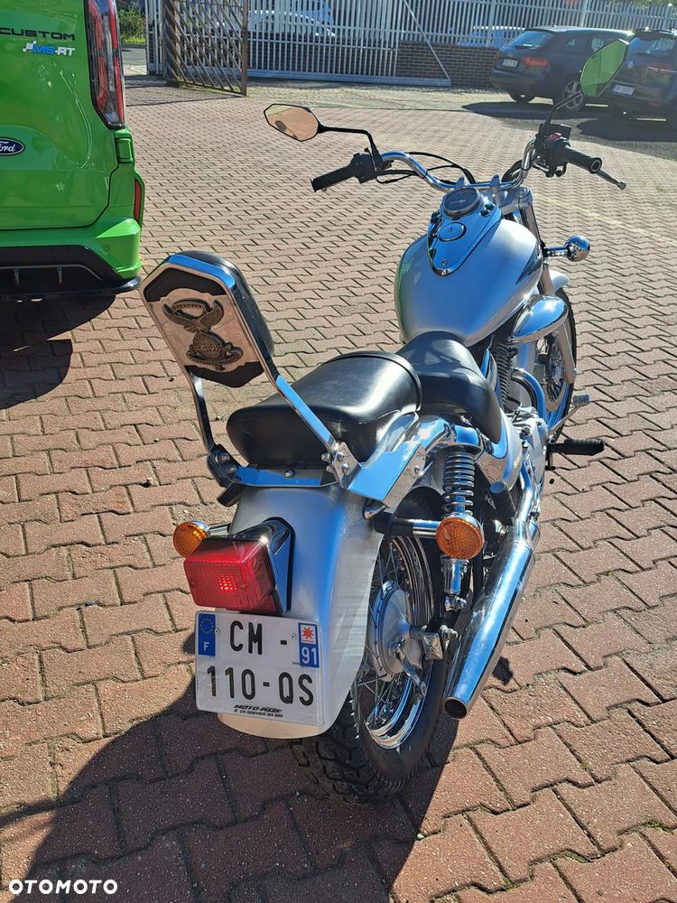 Suzuki Intruder - 8