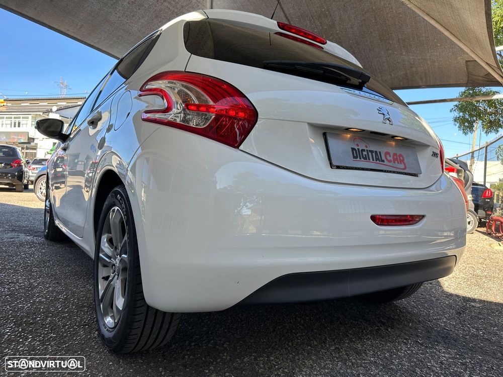 Peugeot 208 1.2 VTi SE Style - 7