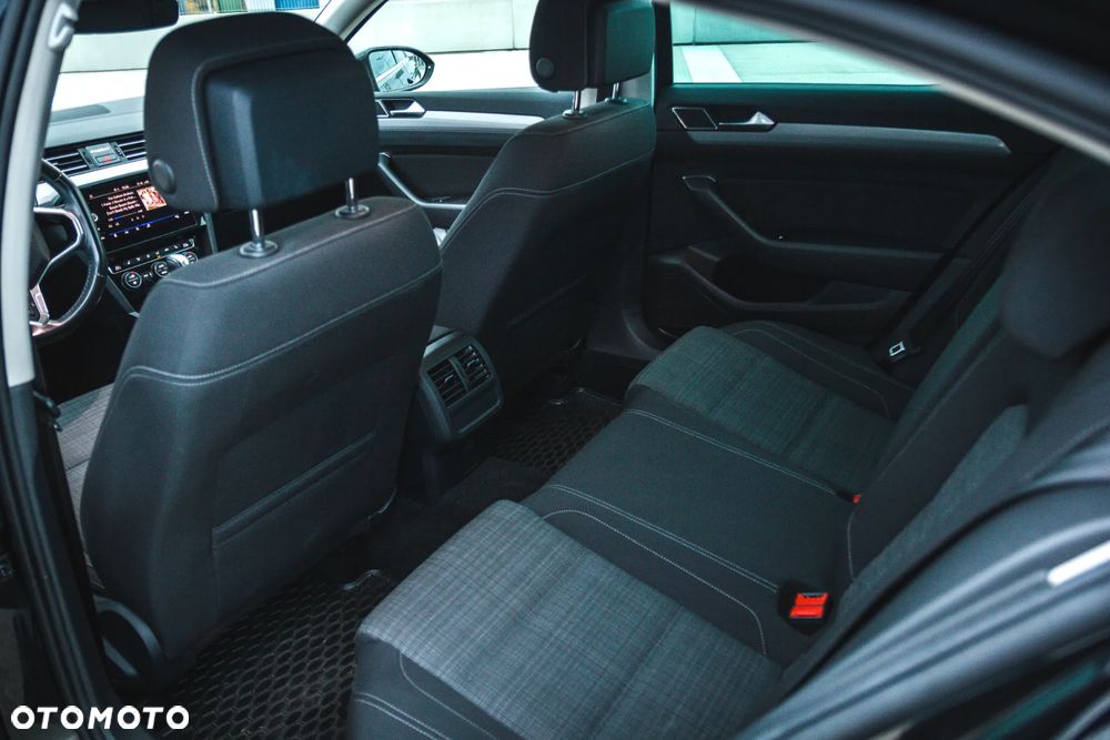 Volkswagen Passat 2.0 TDI EVO Business DSG - 8