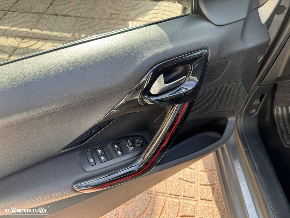 Peugeot 208 1.2 PureTech GT Line EAT6 - 14
