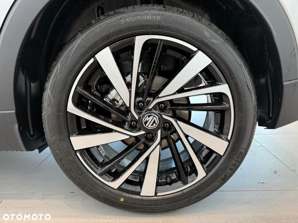 MG ZS Hybrid+ - 26