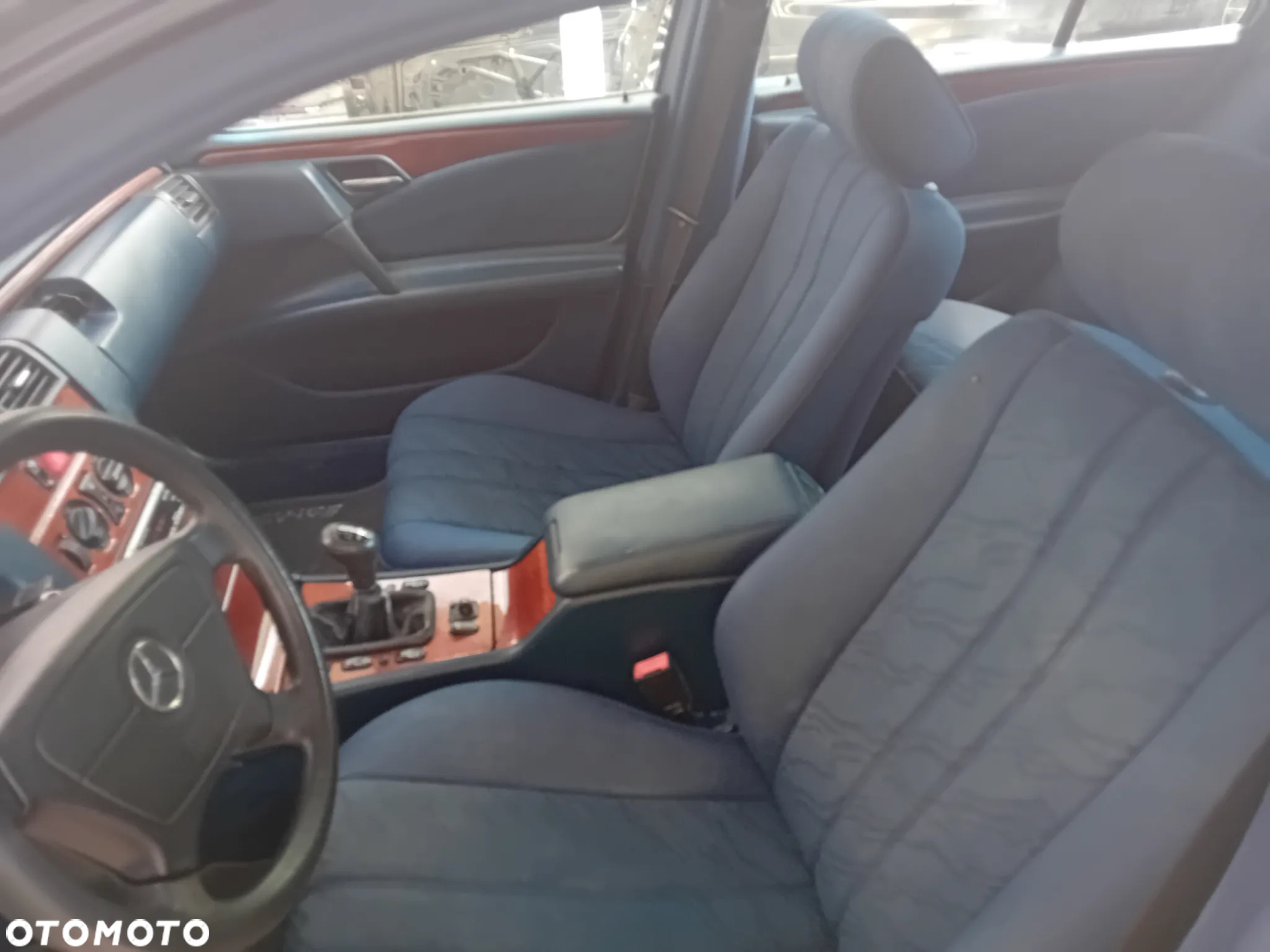Mercedes-Benz Klasa E 290 T TD Classic - 16