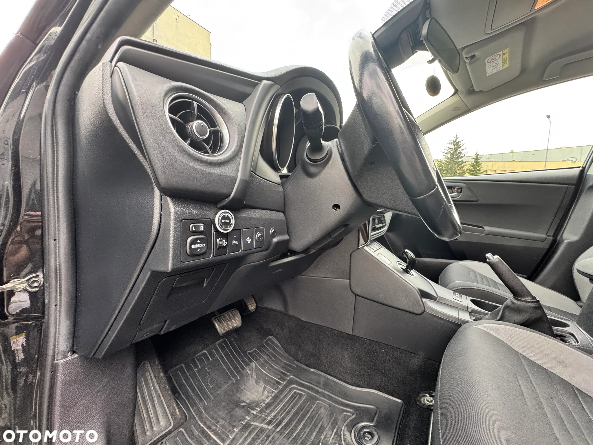 Toyota Auris - 2
