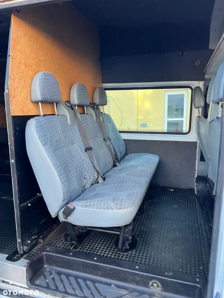Ford Transit Furgon Brygadowy 6 os. 4x4 L3H3 2.4 TDCI 140KM 4x4 - 19