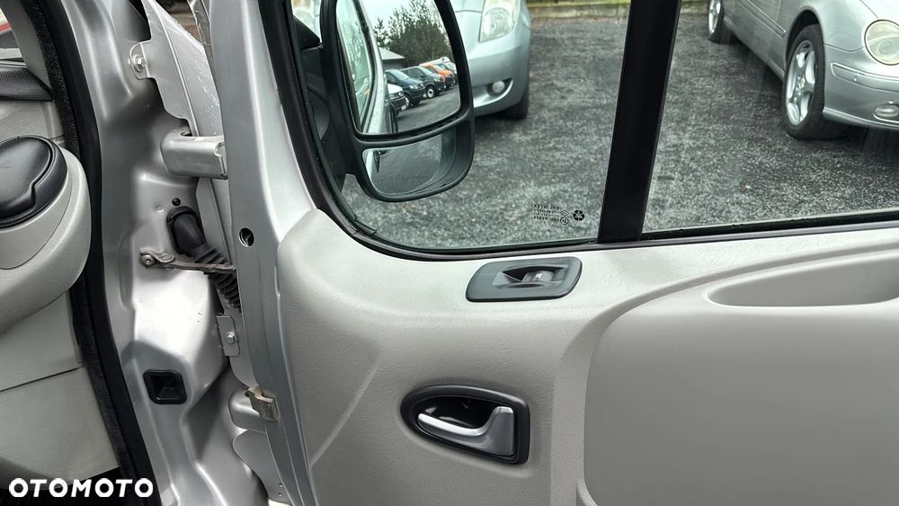 Opel Vivaro L2H1 2.9t - 21