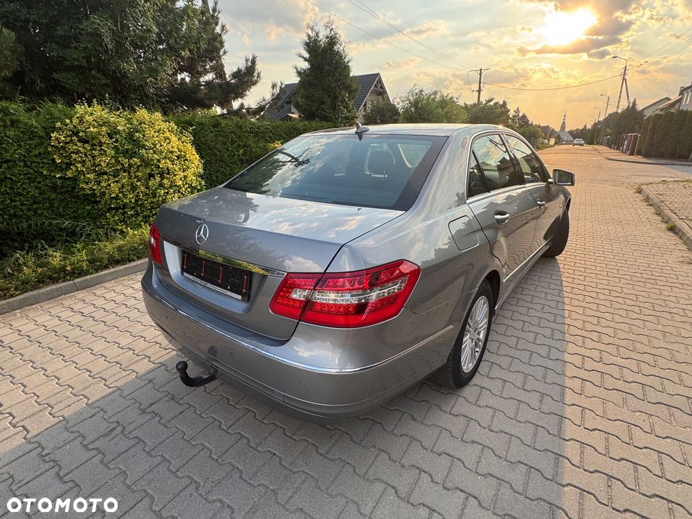 Mercedes-Benz Klasa E 250 CGI BlueEFFICIENCY Automatik Elegance - 5
