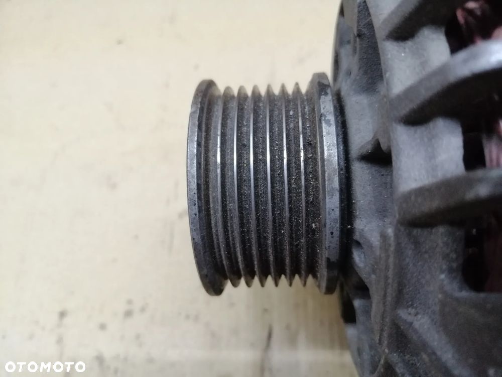 Renault Clio III 1.2 alternator - 3