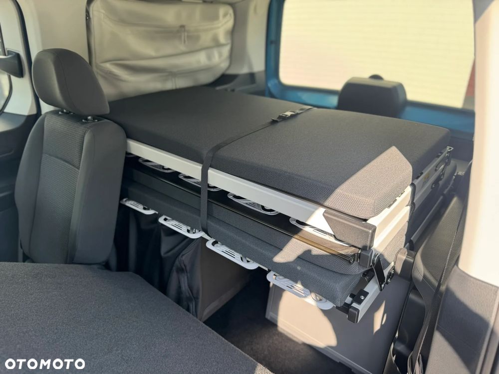 Volkswagen Multivan - 28