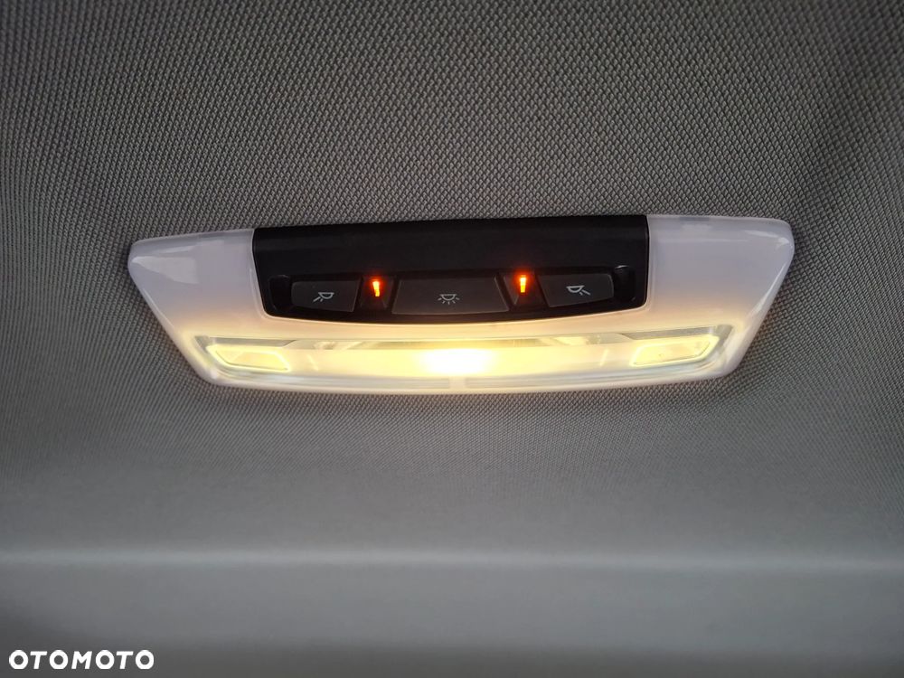 BMW Seria 2 218i Sport Line - 25