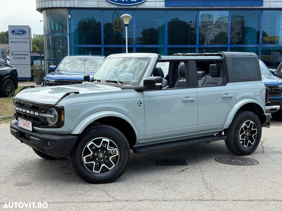 Ford Bronco - 2