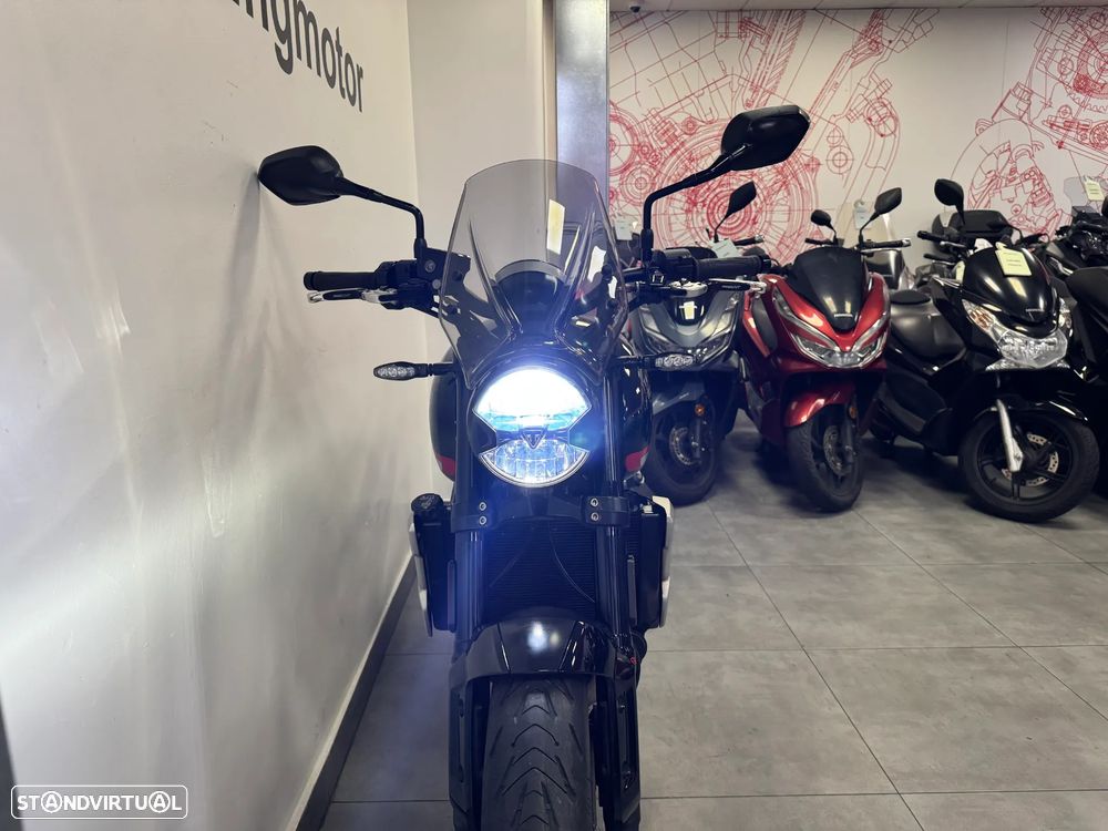 Triumph Trident 660 - 4
