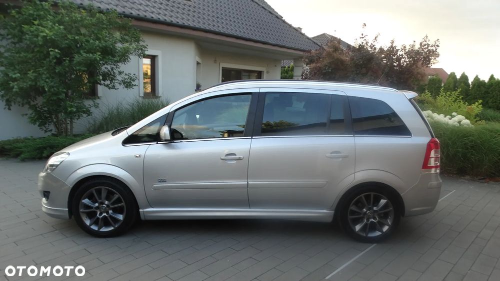 Opel Zafira 1.8 Cosmo - 9