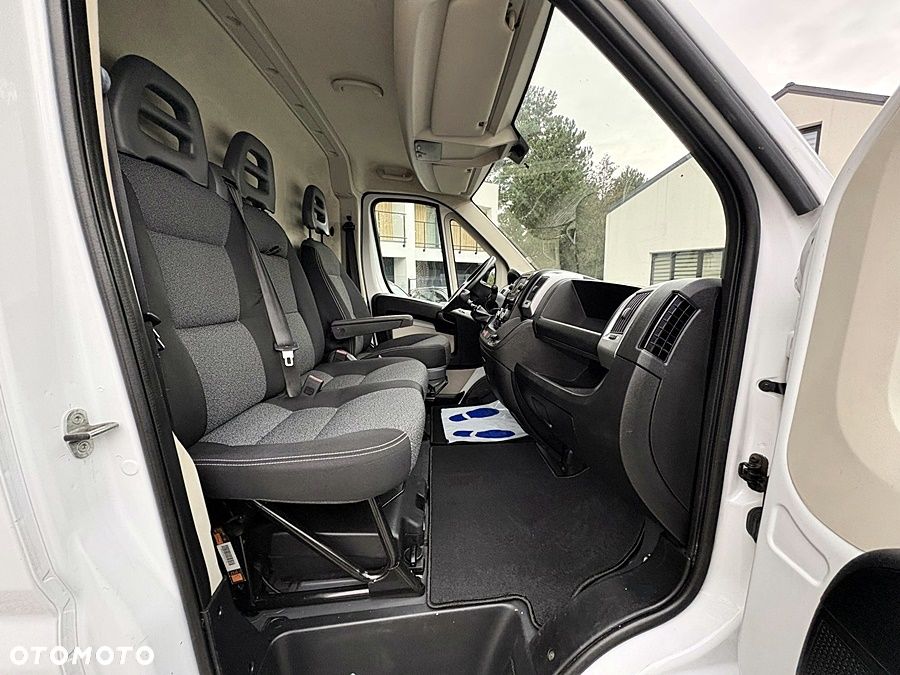 Fiat Ducato 2.0 MultiJet na zwykłym suchym pasku Klima Navi Kamera PDC Bluetooth USB Wspomaganie Centralny Elektryka Rozrząd po wymianie Oryg 176 tys km 2016 rok - 18