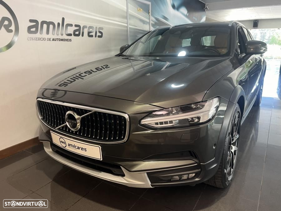 Volvo V90 Cross Country 2.0 D4 Plus AWD Geartronic - 2