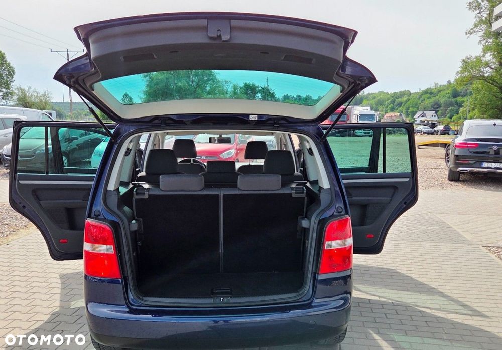 Volkswagen Touran - 35