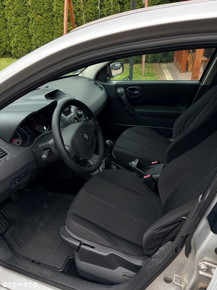 Renault Megane 1.4 16V Authentique - 11