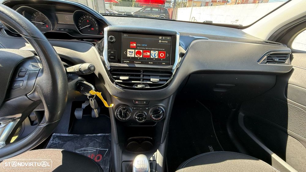 Peugeot 208 1.5 BlueHDi Signature - 27