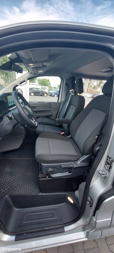 Volkswagen Caravelle - 12