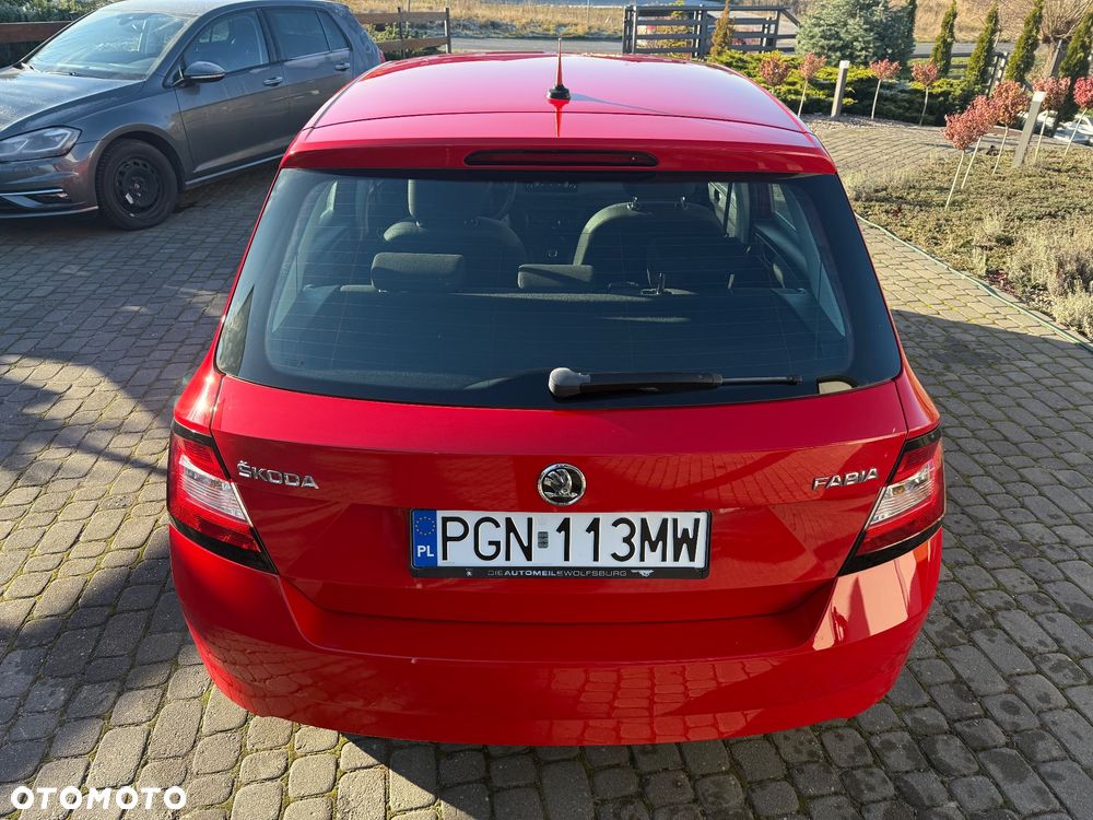Skoda Fabia 1.0 MPI Cool Edition Red & Grey - 28
