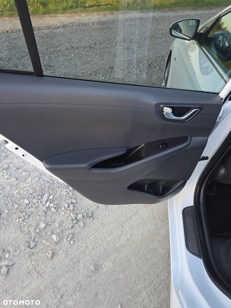 Hyundai IONIQ 1.6 GDI Premium - 16