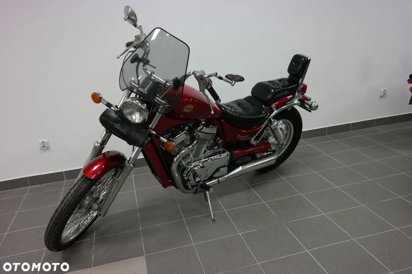 Suzuki Intruder - 9