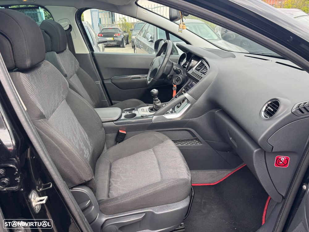 Peugeot 3008 1.6 HDi Executive — fotografia 30